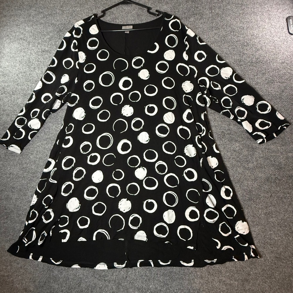 Avenue Womens Plus Size 18/20 Black White Circle Print Swing Tunic Top Blouse